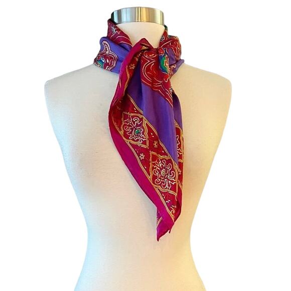 OSCAR DE LA RENTA STUDIO VINTAGE Silk Scarf Square Paisley Purple Gold Trim EUC - Picture 1 of 12